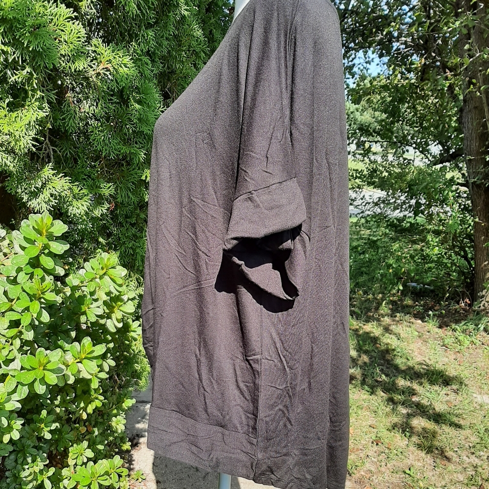 🆕️ PLUS Black Front Knot Top - Picture 4 of 4